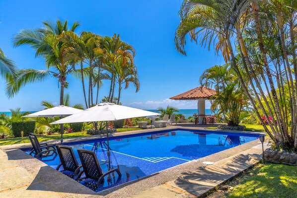 Alberca al aire libre 