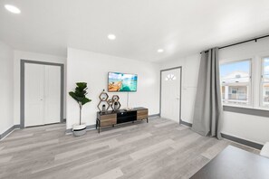 Interior - Shorehaven 8- Updated and Stylish 2 bedroom 14 St! (Ocean City)