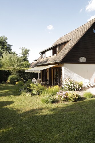 Bucolic, quiet house with terrace and garden near Annecy