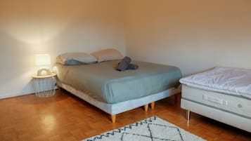 4 chambres, fer et planche à repasser, Wi-Fi gratuit, draps fournis