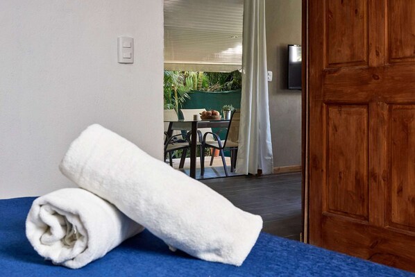Interior - Two Bedroom House on main road. Middle of Town, Great Private Yard (Puntarenas Province)