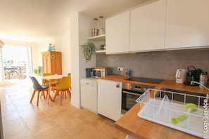 Fridge, microwave, oven, dishwasher