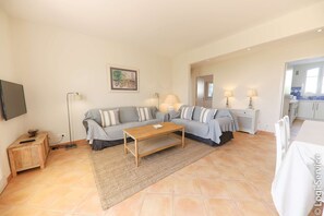 Unclassified image, 3 of 6, button - 3 bedrooms appartment on the beach, with air conditioning + WIFI (PORT GRIMAUD)