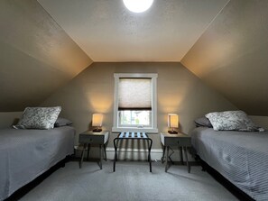 2 bedrooms, desk, free WiFi, bed sheets