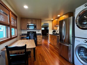 Fridge, microwave, oven, stovetop - Quaint 2 bedroom, 1 Bath home close to downtown Whitefish, Montana (Whitefish)