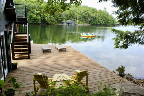 Modern Muskoka Gem with Gorgeous Lake View, Sleeps 10 -Minimum Stay 28 days