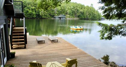 Modern Muskoka Gem with Gorgeous Lake View, Sleeps 10 -Minimum Stay 28 days