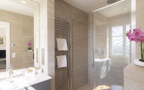 Combined shower/tub