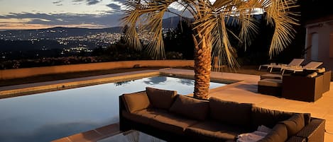 Indoor pool, outdoor pool