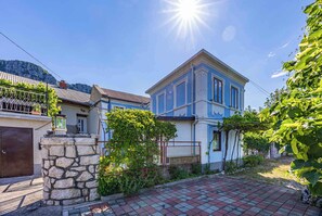 Exterior - Holiday home with large terrace and air conditioning (Blaškovići)
