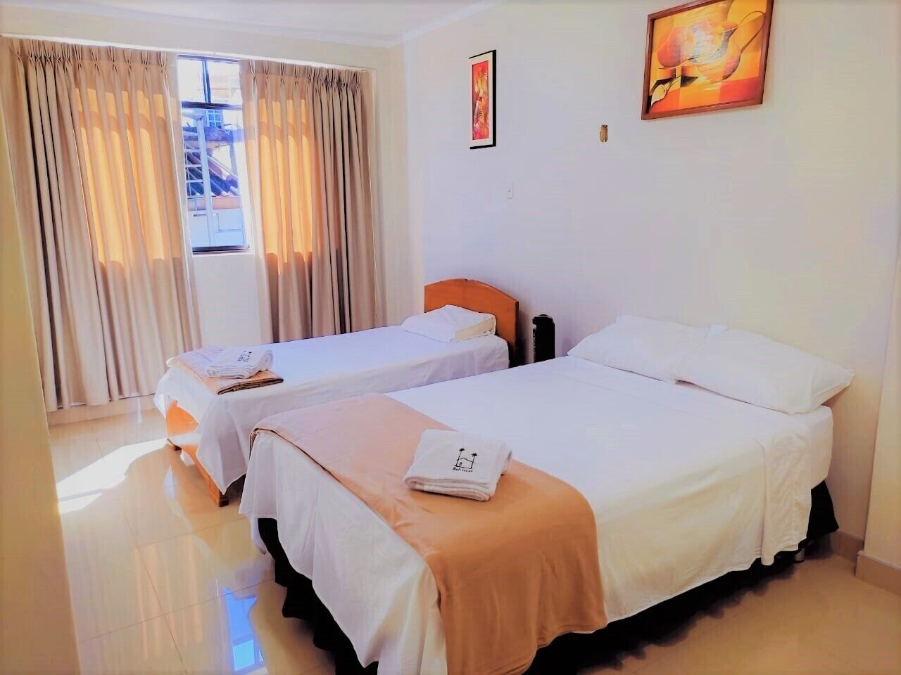 4 habitaciones, escritorio y wifi gratis 