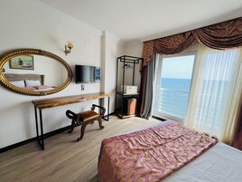 Quarto clássico | Frigobar, Wi-Fi de cortesia, roupa de cama