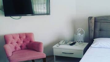 Minibar, free WiFi, bed sheets