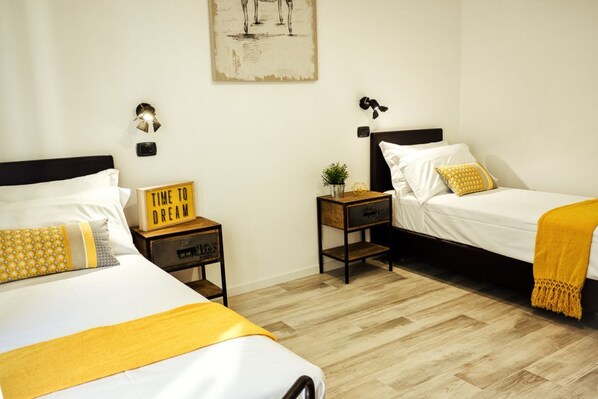 3 bedrooms, iron/ironing board, free WiFi, bed sheets - BMGA | Stylish Industrial Termini 3Bdr Apartment (Roma)