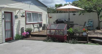 Cozy Haven - Located in Waihi. 10 mins from Beach.