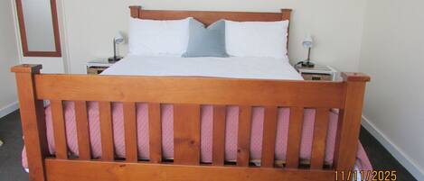 1 bedroom, WiFi, bed sheets, wheelchair access