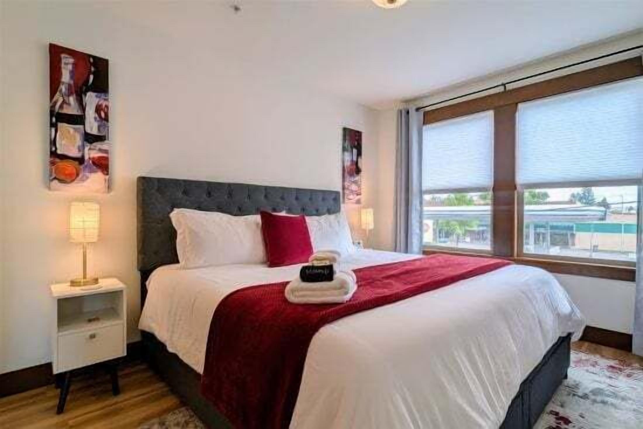 1 habitación, tabla de planchar con plancha, wifi gratis y ropa de cama 