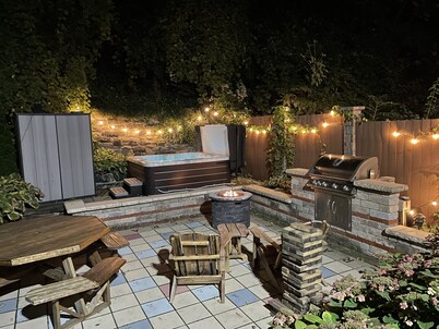 LOCATION!- City Getaway in the FLATS!