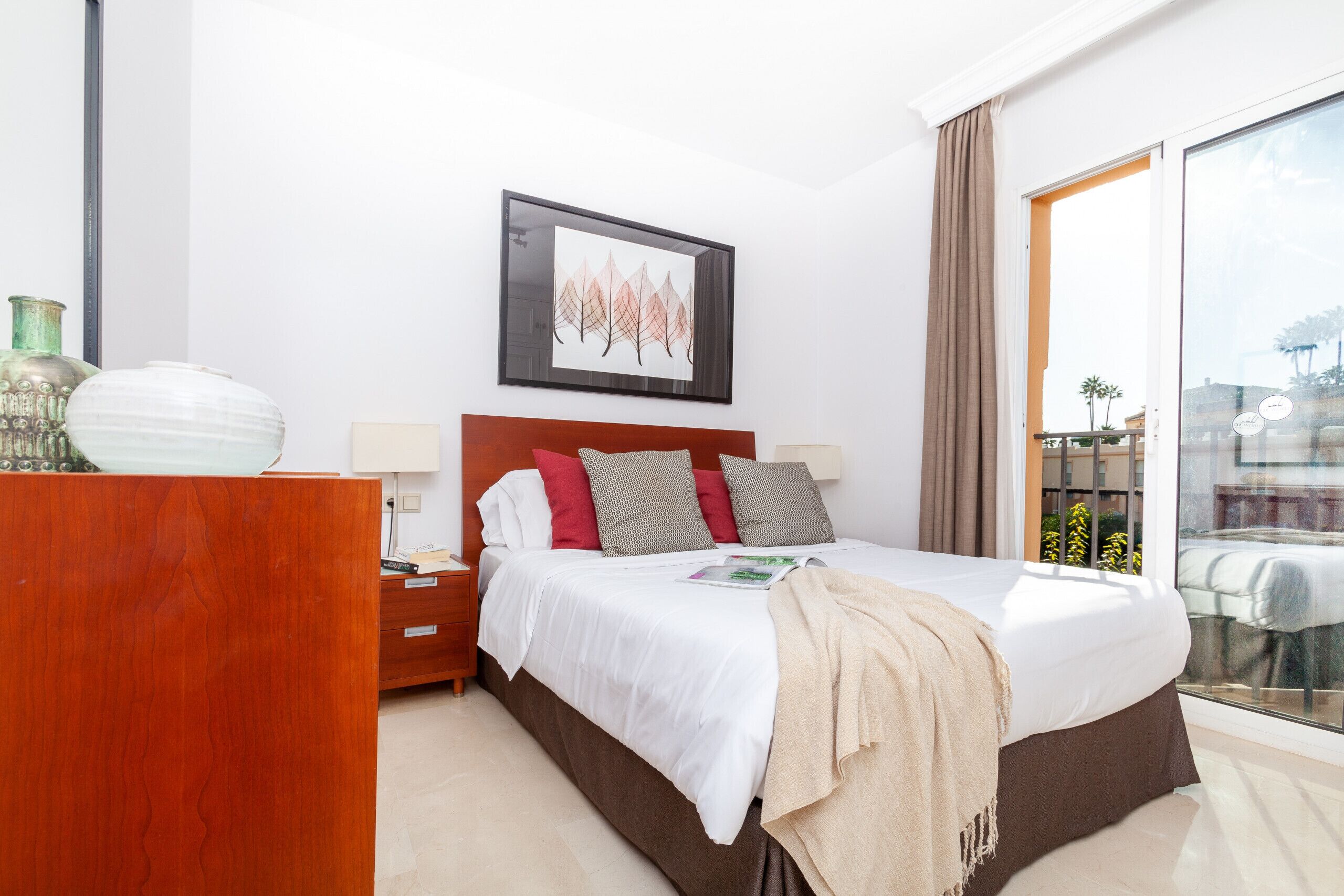 2 bedrooms, in-room safe, iron/ironing board, free WiFi