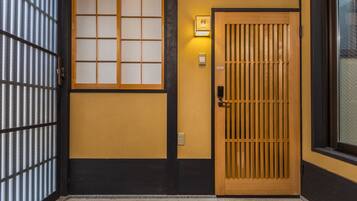 Mặt tiền nơi lưu trú