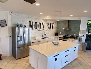 Private kitchen - Moon Bay Condo, Paradise Found! Heated pool/marina (Key Largo)