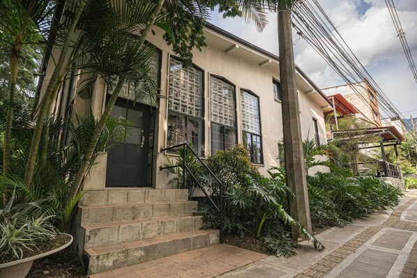 Exterior - HOLT - Astorga Gardens - The African (Medellín)