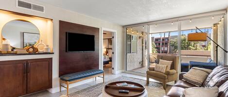 Smart TV, fireplace, DVD player