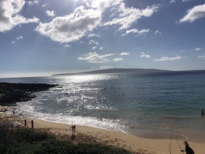 Una spiaggia nelle vicinanze