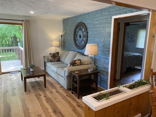Cute & Cozy 2 Bedroom Home