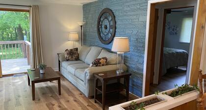 Cute & Cozy 2 Bedroom Home