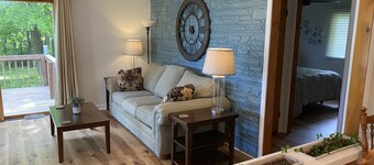 Cute & Cozy 2 Bedroom Home