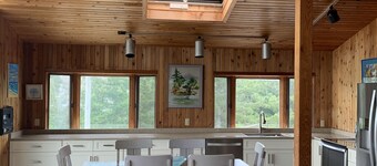 Cute cottage between Ocean and bay …bay views from the deck