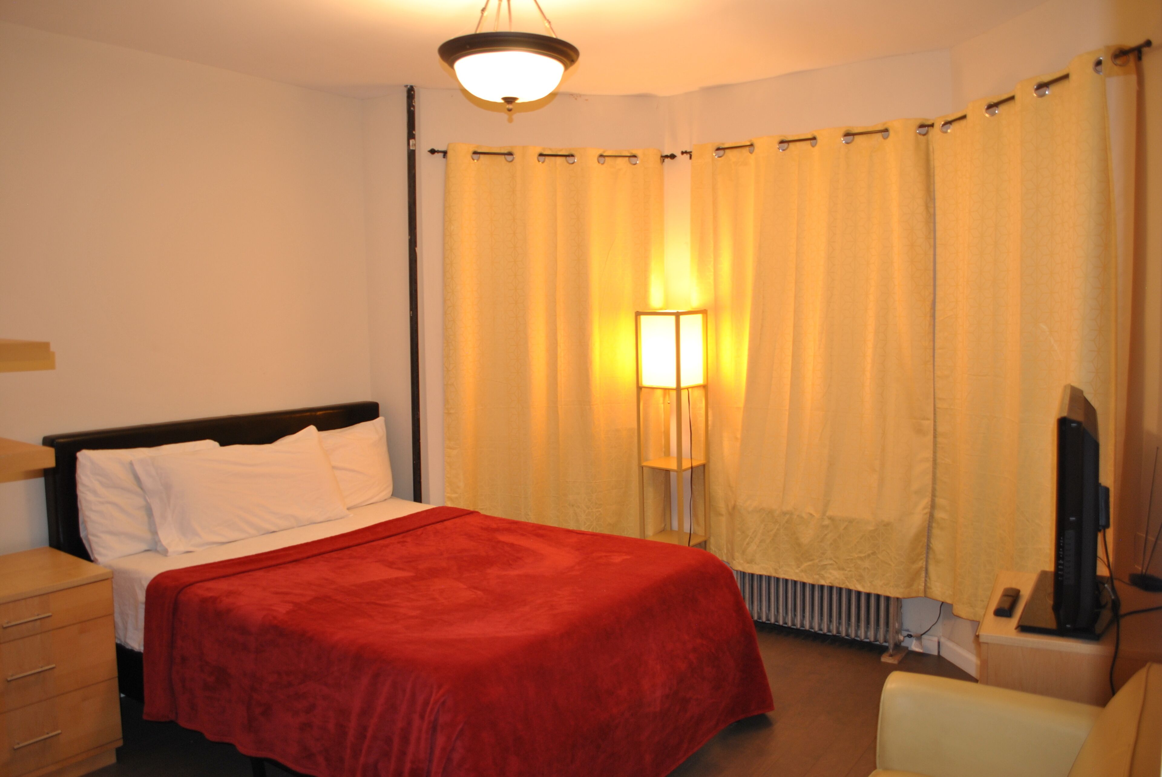 L 3 Downtown Newark Guesthouse in Newark, United States