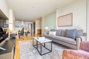 Fernseher, Stereoanlage