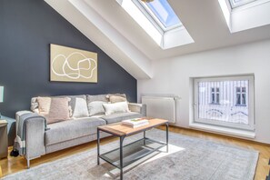 Télévision, chaîne hi-fi