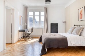 4 chambres, fer et planche à repasser, Wi-Fi, draps fournis