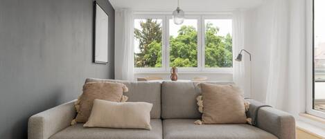 Fernseher, Stereoanlage