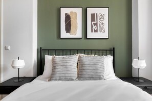 1 habitación, tabla de planchar con plancha, wifi y ropa de cama 