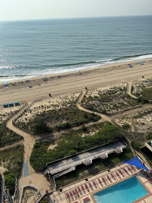 Ubicación a pie de playa y tumbonas