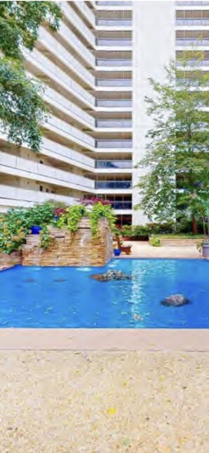 Piscina coperta, piscina all'aperto