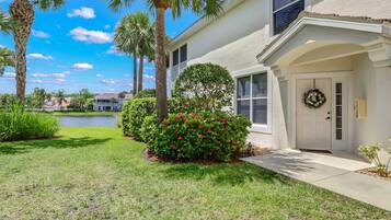 Condo (10118 Colonial Country Club Blvd #410) | Exterior