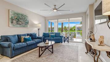 Condo (10118 Colonial Country Club Blvd #410) | Exterior