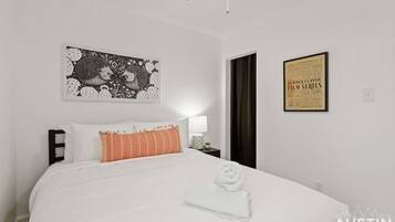 4 Schlafzimmer, Schreibtisch, Bügeleisen/Bügelbrett, kostenloses WLAN