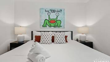 4 bedrooms, desk, iron/ironing board, free WiFi