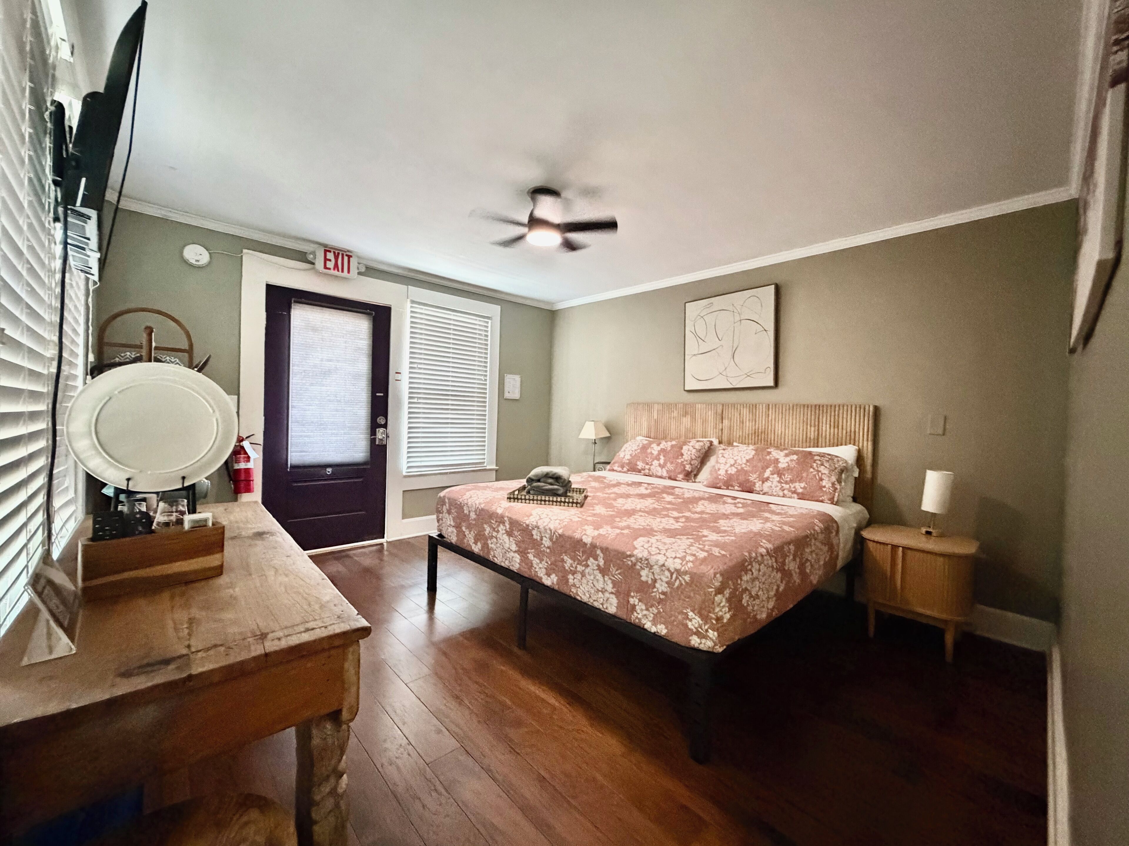 Desk, iron/ironing board, WiFi (free), bed sheets