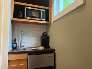 Coffee/tea maker, fridge, microwave, toaster - Old Town "Gem", Near Historic Downtown Saint Augustine (St. Augustine)