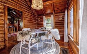 Dining - Shell Town Cabin- Classis Log Cabin, Large Fireplace, Base of the Bighorns Location (Shell)