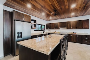 Fridge, microwave, oven, stovetop - Casa Montaña - Majestic Ocean Views at Dominical Hills (Dominical)