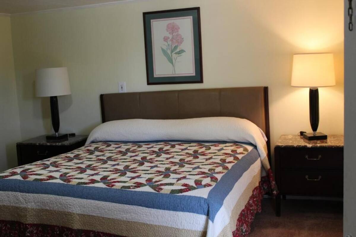 Standard Room, 1 King Bed