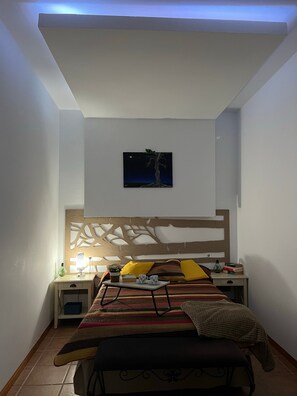 1 dormitorio, tabla de planchar con plancha, wifi gratis y ropa de cama